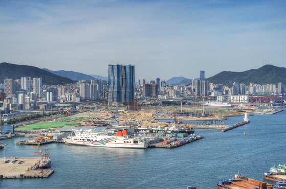 Ships are docked at the North Port in Dong District, Busan. [YONHAP]