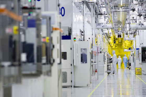 Samsung Electronics' chip production line [SAMSUNG ELECTRONICS]