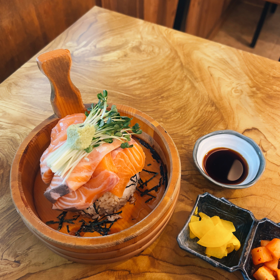 Sake don, or salmon rice bowl, sold at Katsu Bento [LEE TAE-HEE]