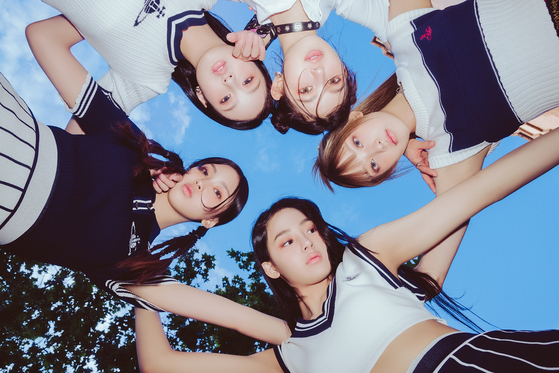 Girl group NewJeans [ADOR]