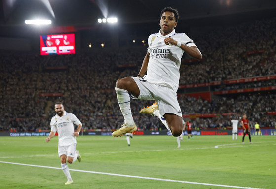 Real Madrid's Rodrygo celebrates scoring his second goal against Osasuna in the 2022-23 Copa del Rey final at Estadio La Cartuja in Seville, Spain on Saturday. [REUTERS/YONHAP] 