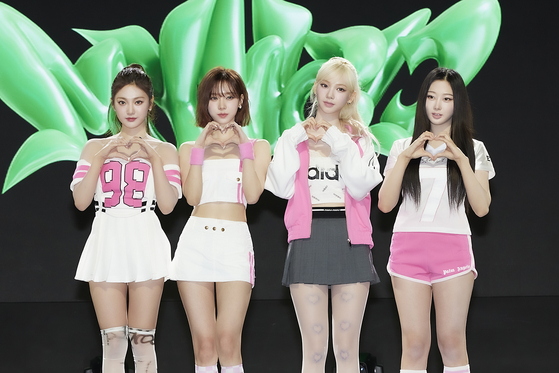 GIrl group aespa at a press showcase Monday held at the InterContinental Hotel COEX in Gangnam District, southern Seoul.[SM ENTERTAINMENT]