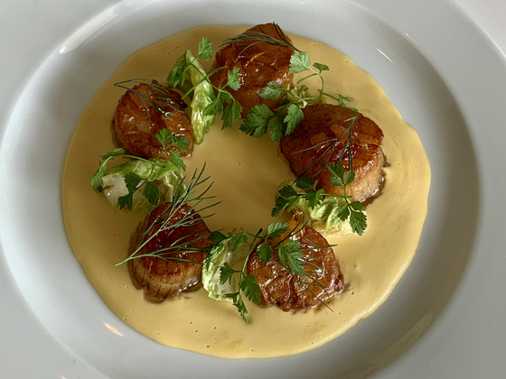 Scallops at PKM Garden & Restaurant in Jongno District, central Seoul [LEE JIAN]