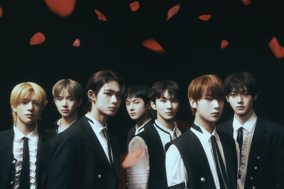 Boy band Enhypen [BELIFT LAB]