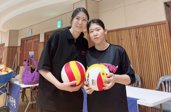 Jung Dae-young with her daughter Kim Bo-min [JUNG DAE-YOUNG]