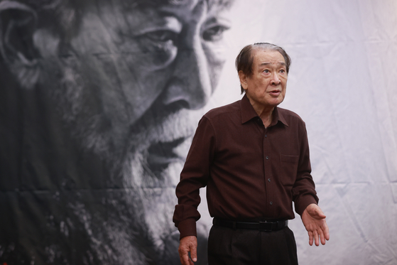 Actor Lee Soon-jae plays King Lear in "King Lear" [YONHAP] 