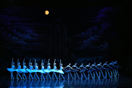 Universal Ballet Company's "Swan Lake" will be staged at the Seoul Arts Center in southern Seoul from June 9 to 11. [UBC] 