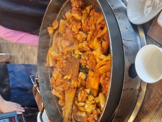Dakgalbi is a specialty of Chuncheon, Gangwon. [KIM DONG-EUN]
