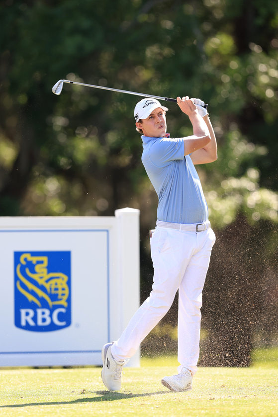 Matt Fitzpatrick plays his shot from the 14th tee during the final round of the RBC Heritage at Harbour Town Golf Links on April 16, 2023 in Hilton Head Island, South Carolina. [GETTY IMAGES]