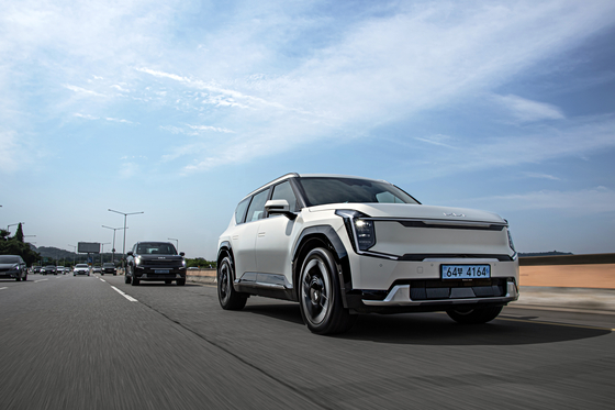 Kia's EV9, its second all-electric vehicle developed with the E-GMP EV-dedicated platform after the EV6, which was introduced in 2021. [KIA]