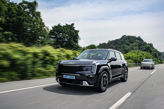 Kia's EV9, its second all-electric vehicle developed with the E-GMP EV-dedicated platform after the EV6, which was introduced in 2021. [KIA]