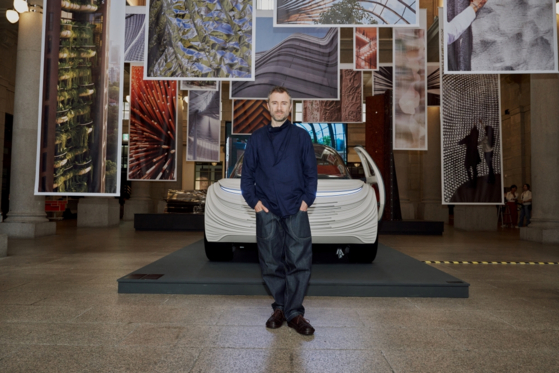 Thomas Heatherwick poses at the Culture Station Seoul 284 in central Seoul a day before the opening for his exhibition "Building Soulfulness" on Wednesday. [SUUM PROJECT]