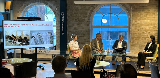 Lee Shin-hwa, South Korea’s ambassador for international cooperation on North Korean human rights, far right, attends a forum about North Korean human rights issues in Oslo, Norway, on June 12. [YONHAP]