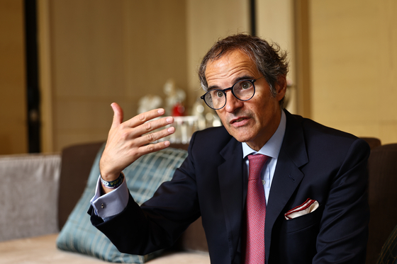 Rafael Grossi, director general of the International Atomic Energy Agency, speaks with the JoongAng Ilbo at the Four Seasons Seoul on Saturday. [KIM JONG-HO] 