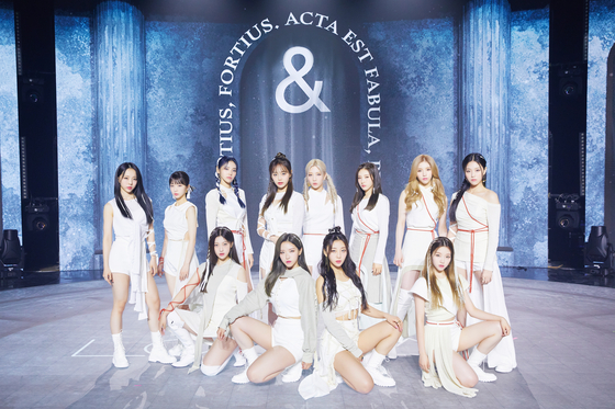 Girl group Loona [BLOCKBERRY CREATIVE]