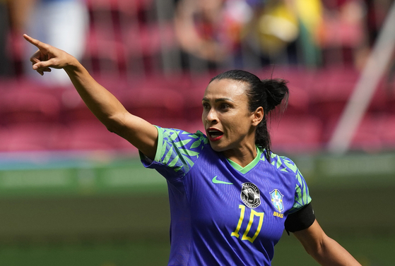Brazil's Marta reacts during a friendly against Chile at Mane Garrincha Stadium in Brasilia, Brazil on July 2.  [AP/YONHAP]
