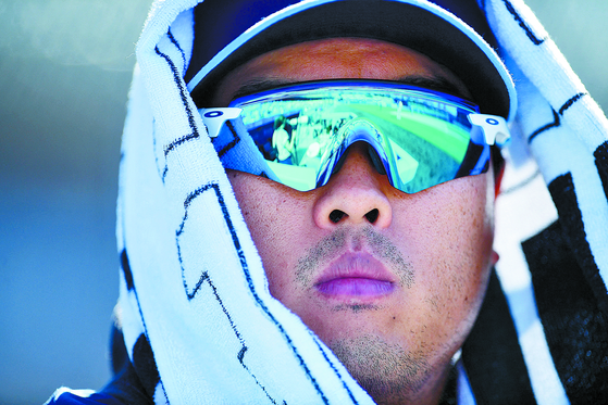 Toronto Blue Jays starting pitcher Ryu Hyun-jin watches the action against the Los Angeles Dodgers during the eighth inning at Dodger Stadium on July 26.  [USA TODAY/YONHAP]