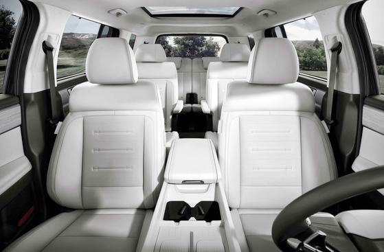 Interior of the Santa Fe SUV [HYUNDAI MOTOR]