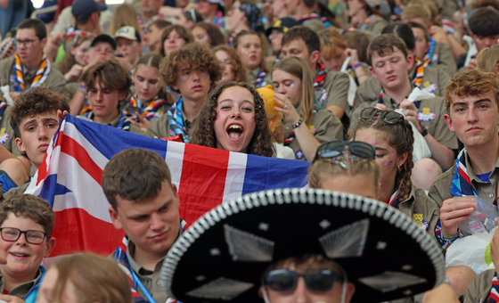 Participants of the 25th World Scout Jamboree excitedly wait for the ″K-pop Super Live″ concert set to take place at the Seoul World Cup Stadium in western Seoul on Friday. [MINISTRY OF CULTURE, SPORTS AND TOURISM]