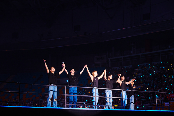 Boy band Infinite held its ″Comeback Again″ concert on Saturday and Sunday at the KSPO Dome, Songpa District, southern Seoul. It was the boy band's first concert in seven years [INFINITE COMPANY] 