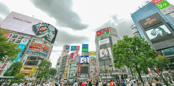 Samsung Electronics' Galaxy Z Flip 5 advertisement at Shibuya, Tokyo [SAMSUNG ELECTRONICS]