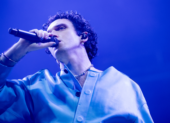 American singer Lauv performs during the ″Lauv Live in Seoul″ concert held at KSPO Dome in Songpa District, southern Seoul, on Tuesday. [LIVE NATION KOREA]