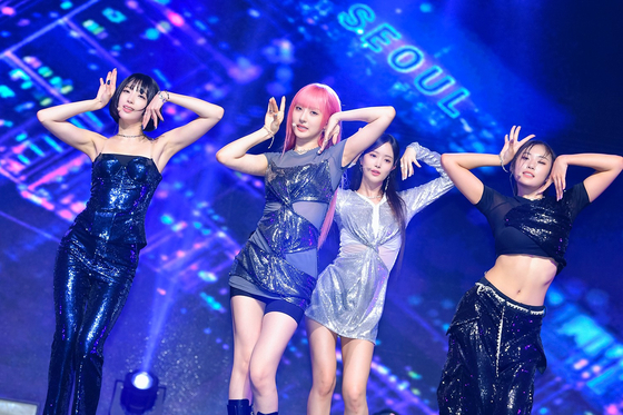 Girl group H1-KEY performs during the group's press showcase held Wednesday ahead of the release of its second EP ″Seoul Dreaming.″ [GLG]