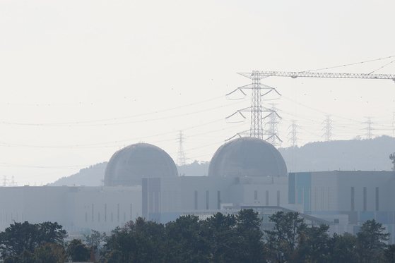 The Shin-Hanul nuclear reactors Unit 3, left, and Unit 4 in Uljin, North Gyeongsang are currently in a land development phase. [YONHAP]