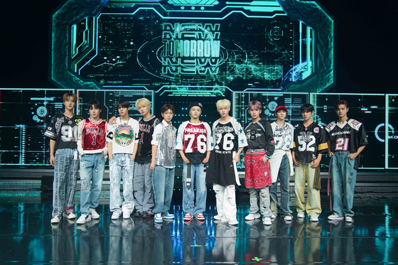 Fantasy Boys poses for the camera during a press showcase held at the Blue Square performance venue in central Seoul on Thursday ahead of the band's debut later that day. [POCKETDOL STUDIO]