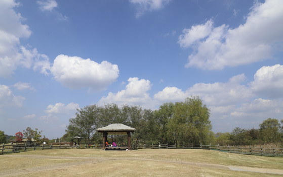 Peace Park is one of the five parks comprising World Cup Park in Mapo District, western Seoul. [LIM HYUN-DONG]
