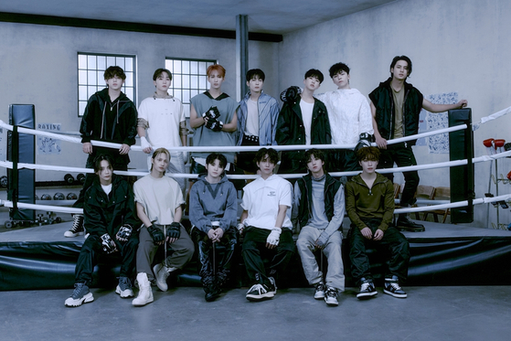 Boy band Seventeen [PLEDIS ENTERTAINMENT]