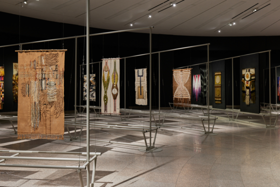 A textile craft exhibition titled “Lee ShinJa, Threascapes” shedding light on the 93-year-old fiber artist Lee Shin-ja takes place at the Gwacheon branch of the National Museum of Modern and Contemporary Art (MMCA) in Gyeonggi. [MMCA]