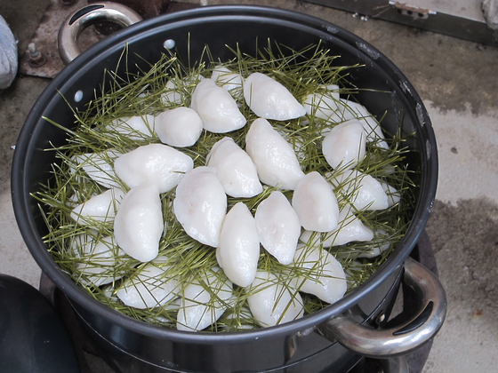 Oryeo songpyeon, rice cake made from newly harvested rice [NATIONAL FOLK MUSEUM OF KOREA] 