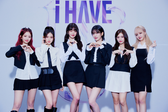 IVE held a press conference ahead of its ″Show What I Have″ world tour on Sunday [STARSHIP ENTERTAINMENT]