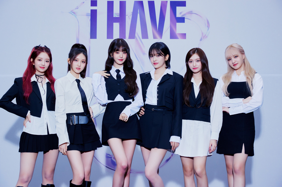 IVE held a press conference ahead of its ″Show What I Have″ world tour on Sunday [STARSHIP ENTERTAINMENT]