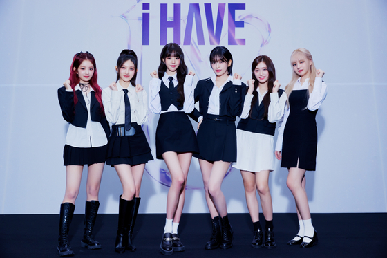 IVE held a press conference ahead of its ″Show What I Have″ world tour on Sunday [STARSHIP ENTERTAINMENT]