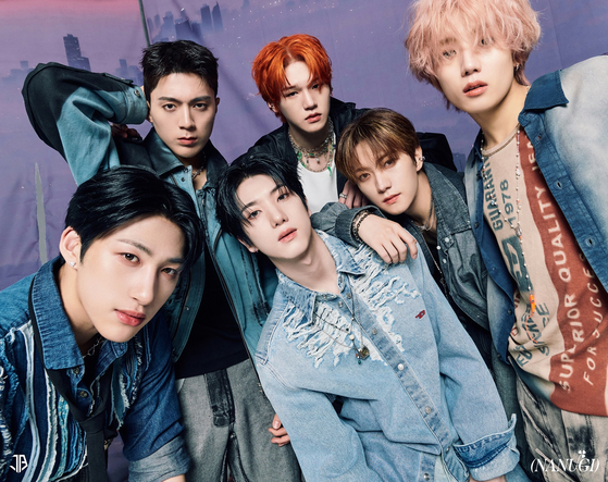 Boy band Just B [BLUEDOT ENTERTAINMENT]