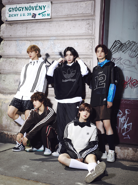 Boy band POW [GRID]