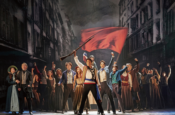 The Korean production of the masterpiece musical “Les Miserables” will be performed in Seoul this winter. The main protagonist Jean Valjean, a runaway prisoner who was in jail for 19 years for stealing a piece of bread, will be played alternately by Min Woo-hyuk and Choi Jae-rim. [JOONGANG ILBO] 