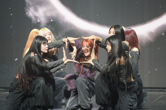 Chuu performs her latest song ″Howl″ at the Yes24 Live Hall in Gwangjin District, eastern Seoul, on Wednesday. [ATRP]