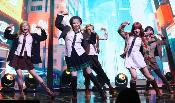 Girl group Billlie performs lead track ″DANG! (hocus pocus)″ at Monday's press showcase for the group's first single ″side-B : memoirs of echo unseen,″ prior to its release the same day. [YONHAP]