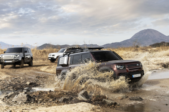 Land Rover’s All-New Defender 130 [LAND ROVER]