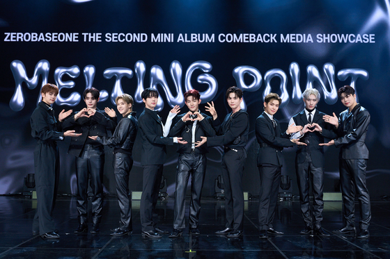 Boy band ZeroBaseOne poses for photos during a showcase held on Monday at the Yes24 Live Hall music venue in eastern Seoul, ahead of the release of its second EP ″Melting Point″ at 6 p.m. [WAKEONE]
