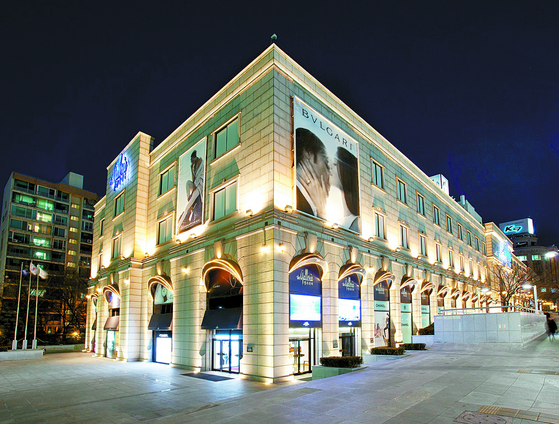 Galleria Department Store in Apgujeong-dong in Gangnam District, southern Seoul, is a landmark of the neighborhood. [YONHAP]