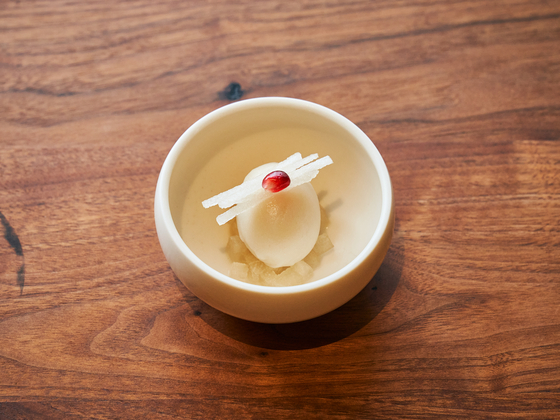 Baesuk, or honey poached pear sherbet by Onjium's Cho Eun-hee and Park Seong-bae [KOREAN FOOD PROMOTION INSTITUTE] 