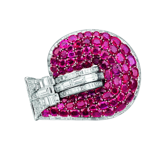 "Jarretiere" bracelet, which was once owned by late actor Marlene Dietrich, is being exhibited for the first time at the Seoul exhibit. [VAN CLEEF & ARPELS] 
