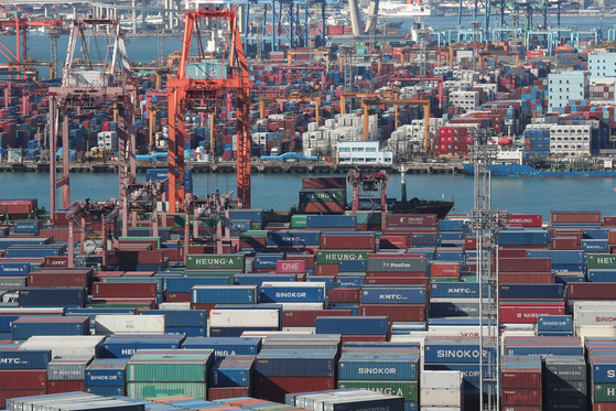 This picture taken on Nov. 13 shows Busan Port. [NEWS1]