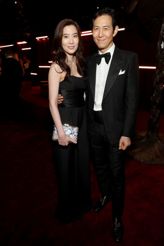 Daesang Holdings' Vice Chairman Lim Se-ryung, left, and actor Lee Jung-jae attend the 2023 Lacma Art Film Gala at Los Angeles County Museum of Art on Nov. 4 in California. [GETTY IMAGES]