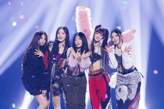 NewJeans performs during the Melon Music Awards 2023 held at Inspire Arena in Incheon on Saturday. [KAKAO ENTERTAINMENT]