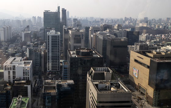 Buildings in Samseong-dong in central Seoul. Seoul's office vacancy rate stood at 2.2 percent as of the third quarter, relatively lower compared to escalating figures in other countries. [YONHAP]